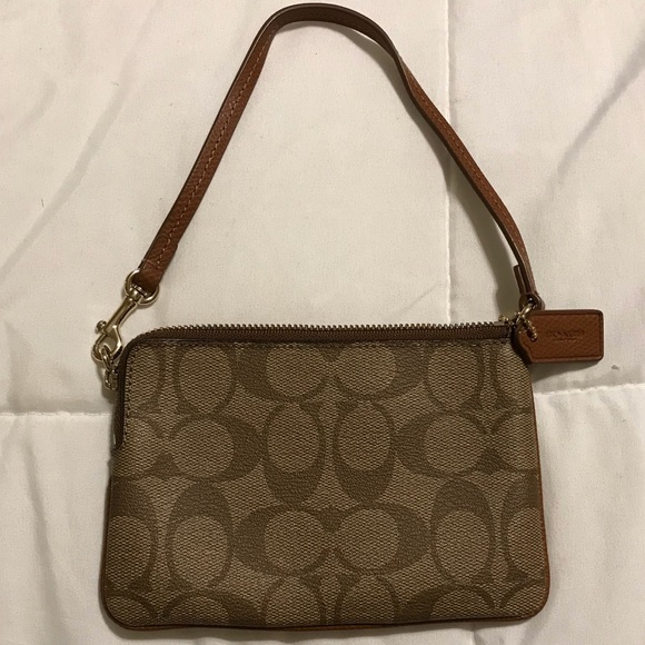 *SOLD* Coach Wristlet *FINAL PRICE* - Picture 2 of 3